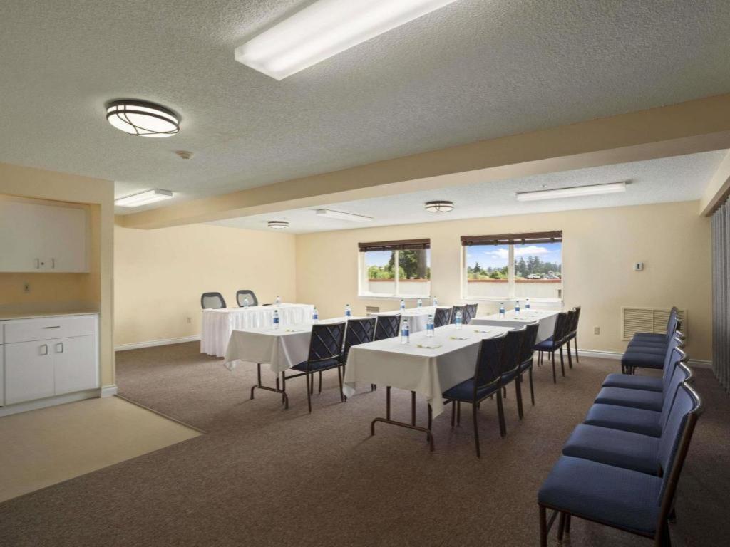 Days Inn By Wyndham Lacey Olympia Area Kültér fotó